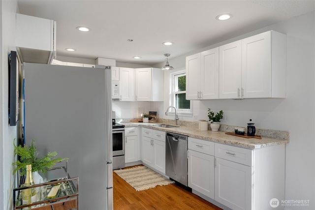 3810 S Sunny View Drive, Seattle, WA 98118