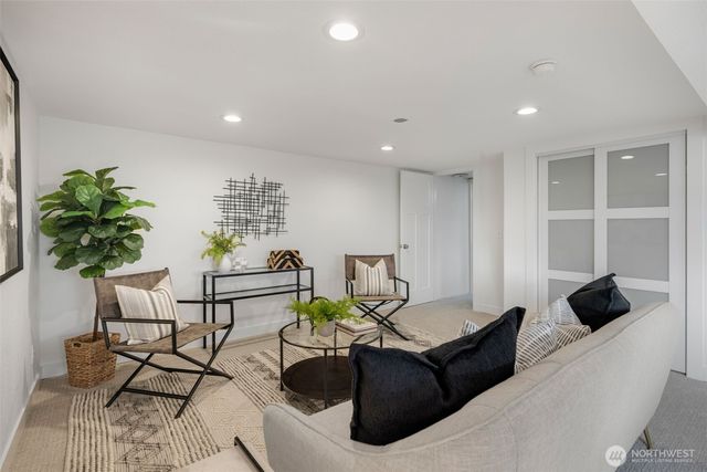 3810 S Sunny View Drive, Seattle, WA 98118