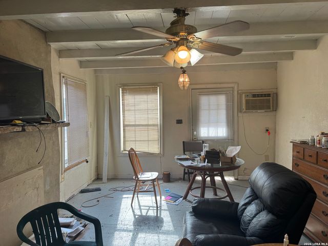 424 Babcock Rd., San Antonio, TX 78201