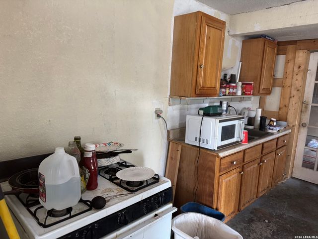 424 Babcock Rd., San Antonio, TX 78201