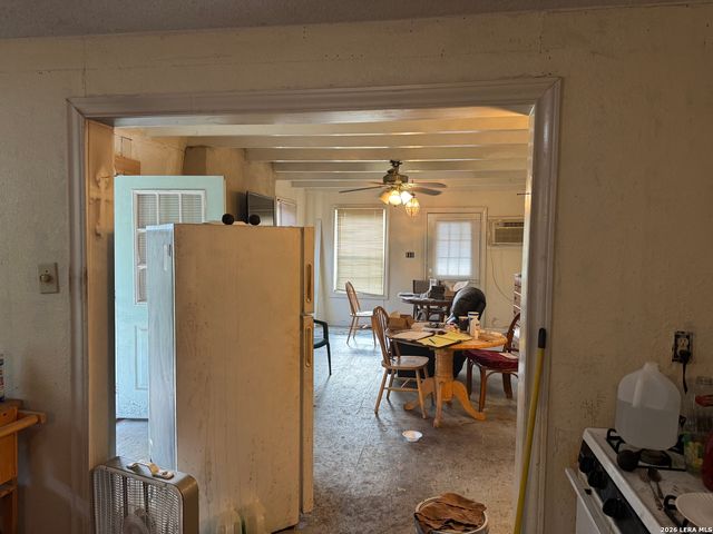 424 Babcock Rd., San Antonio, TX 78201