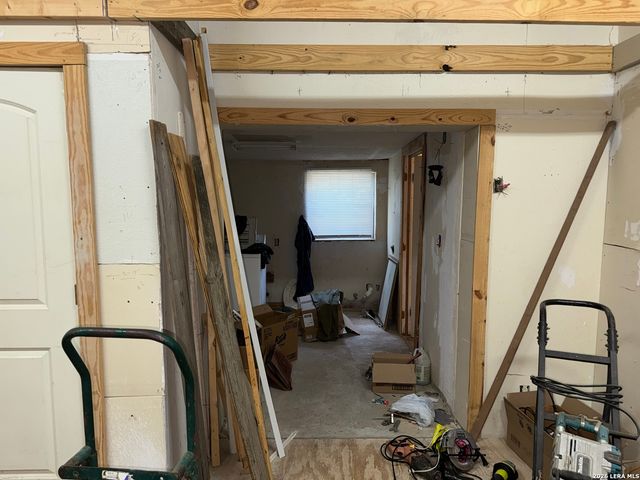 424 Babcock Rd., San Antonio, TX 78201