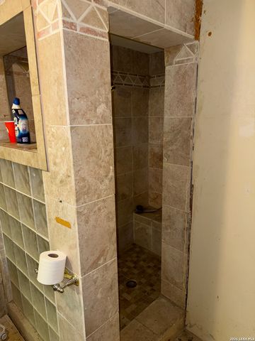 424 Babcock Rd., San Antonio, TX 78201