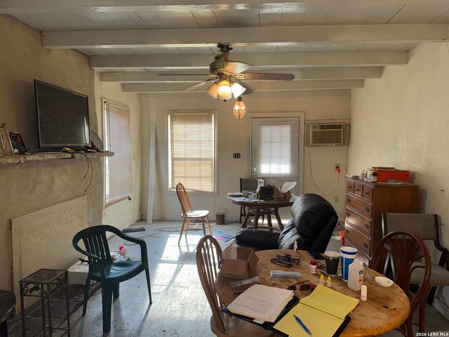 424 Babcock Rd., San Antonio, TX 78201