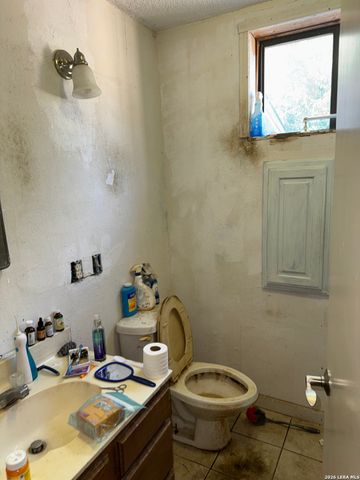 424 Babcock Rd., San Antonio, TX 78201