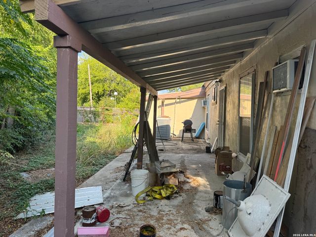 424 Babcock Rd., San Antonio, TX 78201