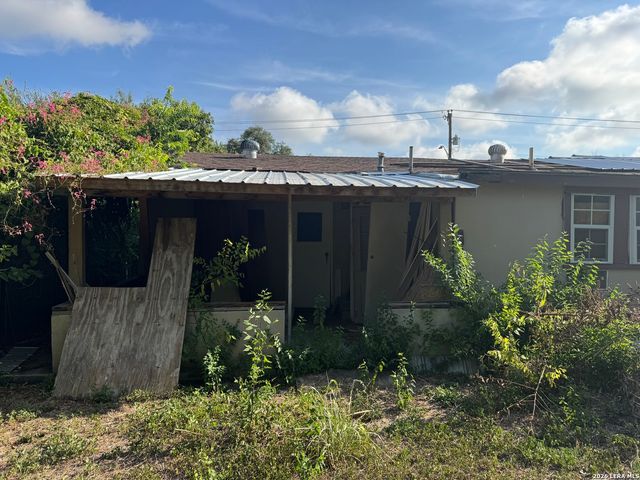 424 Babcock Rd., San Antonio, TX 78201