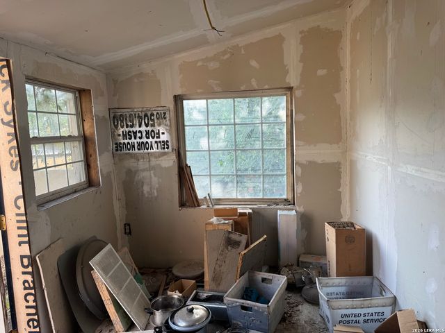424 Babcock Rd., San Antonio, TX 78201