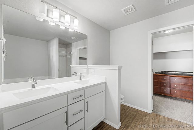 2912 W Charlotte Street, Broken Arrow, OK 74011