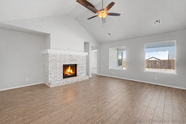 2912 W Charlotte Street, Broken Arrow, OK 74011