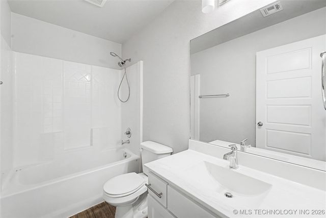 2912 W Charlotte Street, Broken Arrow, OK 74011