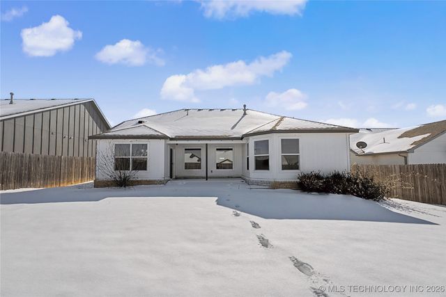 2912 W Charlotte Street, Broken Arrow, OK 74011