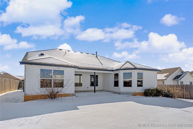 2912 W Charlotte Street, Broken Arrow, OK 74011