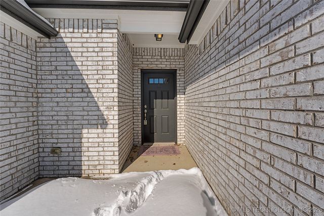 2912 W Charlotte Street, Broken Arrow, OK 74011