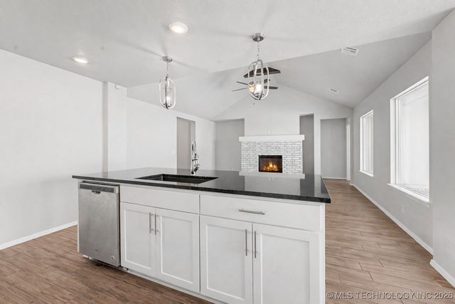 2912 W Charlotte Street, Broken Arrow, OK 74011