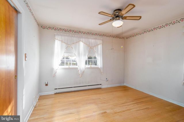 19 MIDDLE RD, Hammonton, NJ 08037