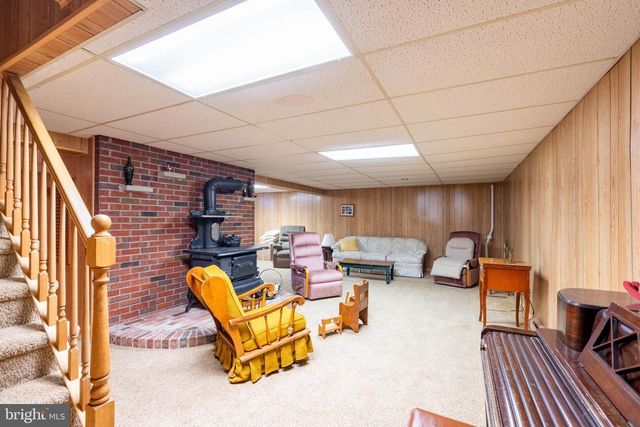 19 MIDDLE RD, Hammonton, NJ 08037