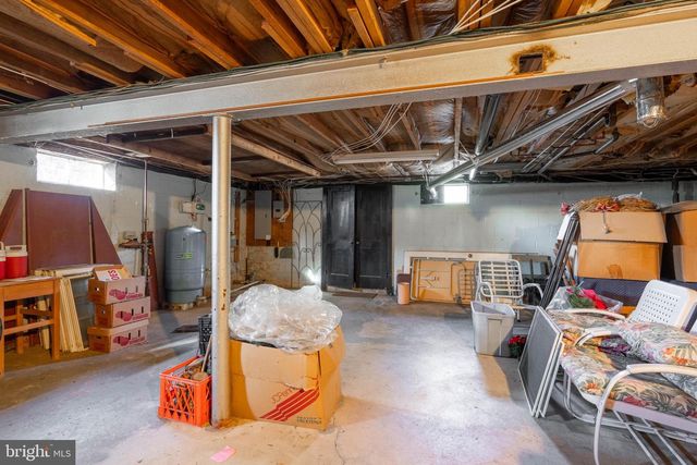 19 MIDDLE RD, Hammonton, NJ 08037