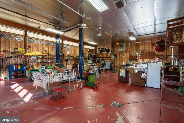 19 MIDDLE RD, Hammonton, NJ 08037