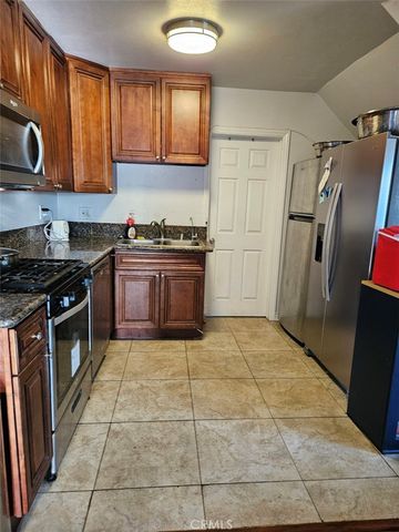 2899 W 14th Street, Los Angeles, CA 90006