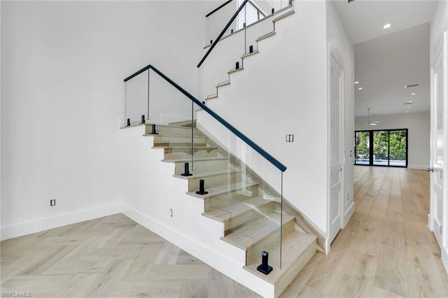 513 92nd AVE N, Naples, FL 34108