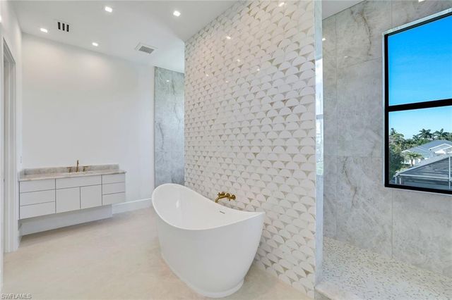 513 92nd AVE N, Naples, FL 34108