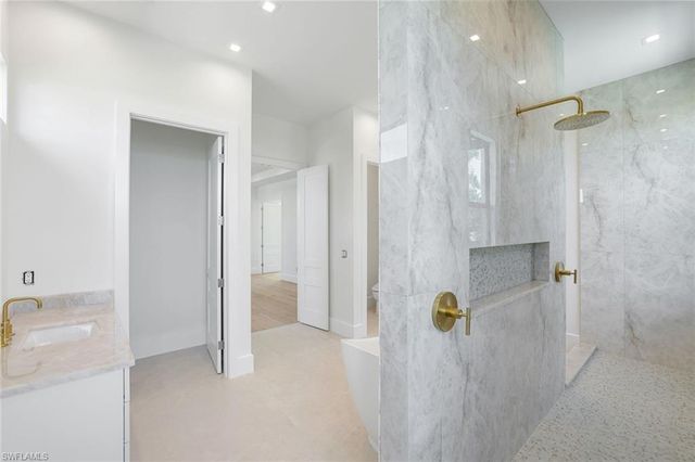 513 92nd AVE N, Naples, FL 34108