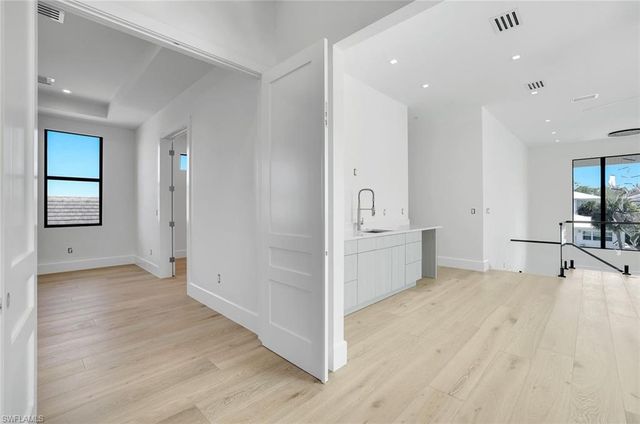 513 92nd AVE N, Naples, FL 34108