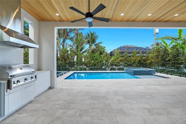 513 92nd AVE N, Naples, FL 34108