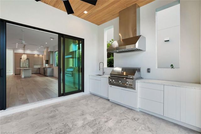 513 92nd AVE N, Naples, FL 34108