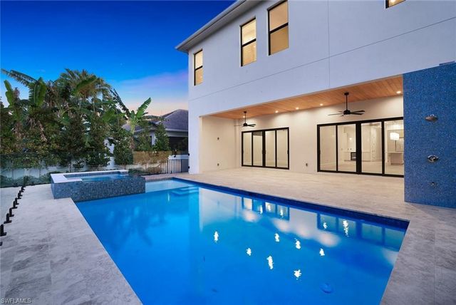 513 92nd AVE N, Naples, FL 34108