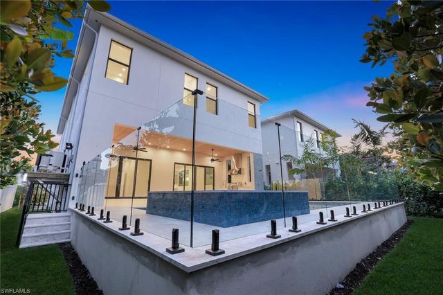 513 92nd AVE N, Naples, FL 34108