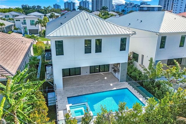 513 92nd AVE N, Naples, FL 34108