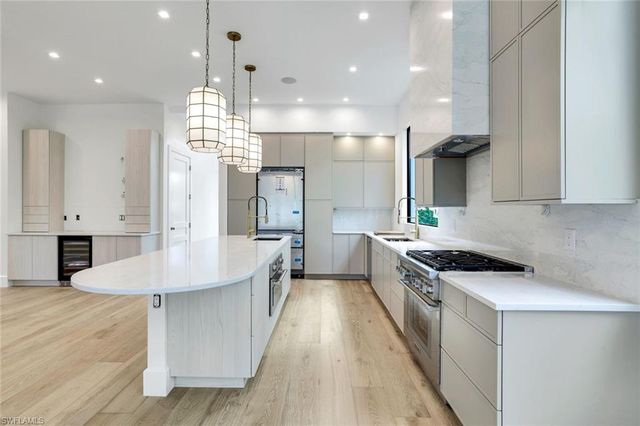 513 92nd AVE N, Naples, FL 34108