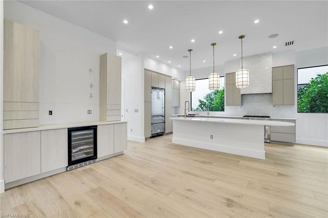 513 92nd AVE N, Naples, FL 34108