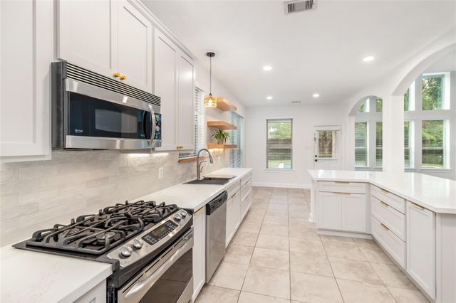 142 Pinto Point Place Place, The Woodlands, TX 77389