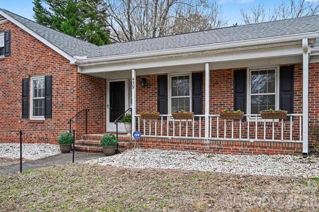 439 Bass Lane, Charlotte, NC 28270