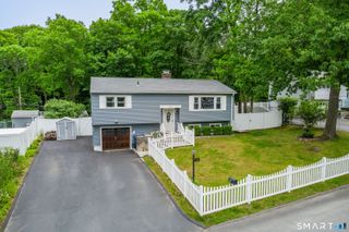 26 Pleasant Street, Bethel, CT 06801