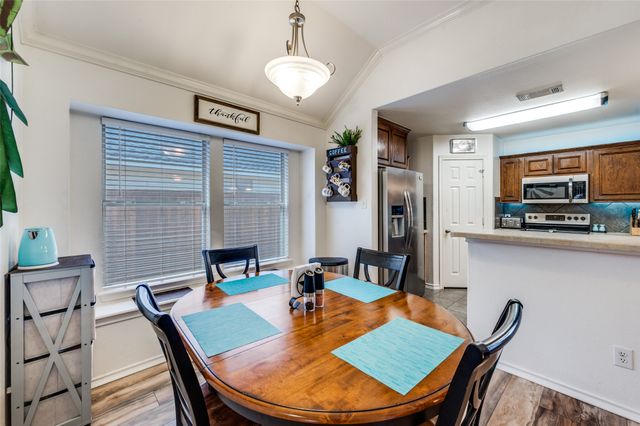 308 Glenview Drive, Aubrey, TX 76227