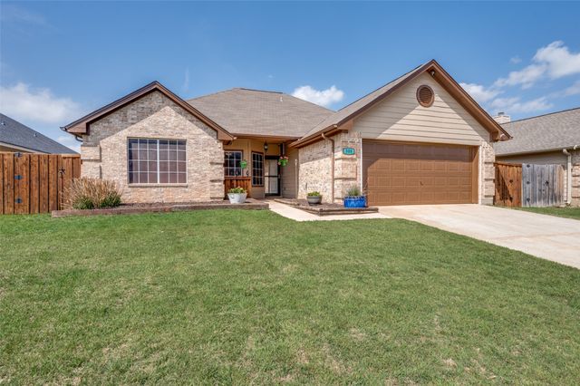 308 Glenview Drive, Aubrey, TX 76227