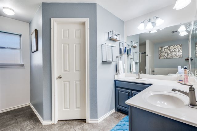 308 Glenview Drive, Aubrey, TX 76227