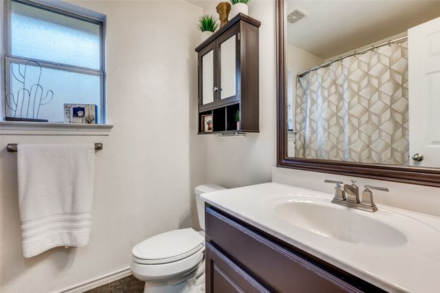 308 Glenview Drive, Aubrey, TX 76227