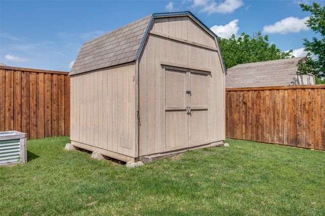 308 Glenview Drive, Aubrey, TX 76227