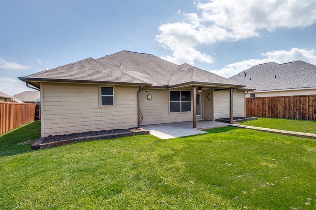 308 Glenview Drive, Aubrey, TX 76227