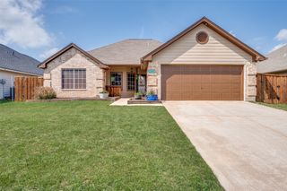 308 Glenview Drive, Aubrey, TX 76227