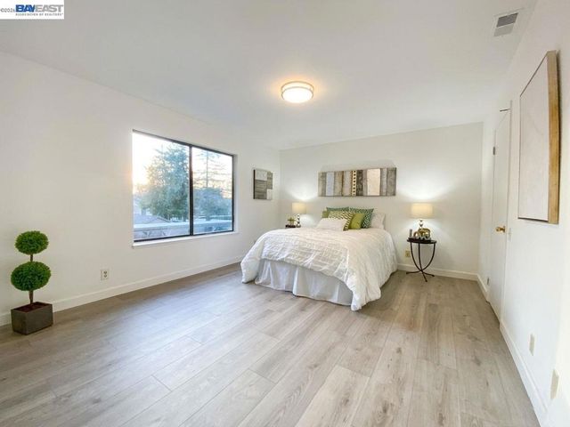 304 Hackamore Ln, Fremont, CA 94539