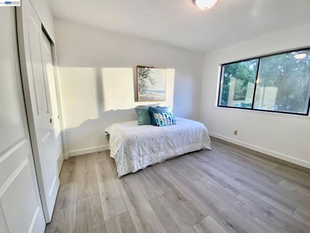 304 Hackamore Ln, Fremont, CA 94539