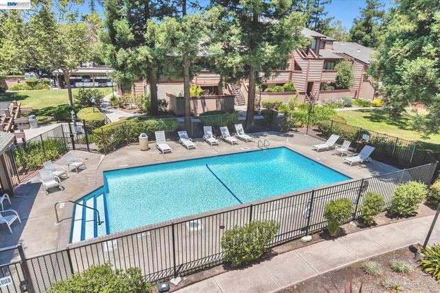 304 Hackamore Ln, Fremont, CA 94539