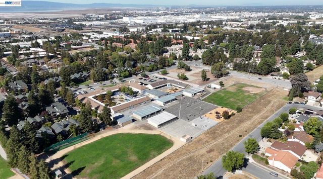 304 Hackamore Ln, Fremont, CA 94539