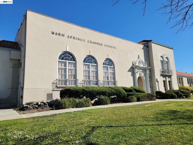 304 Hackamore Ln, Fremont, CA 94539